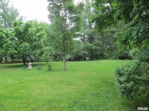 604 E Bryan St, Salem, IL 62881 photo 33