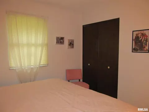 604 E Bryan St, Salem, IL 62881 photo 21