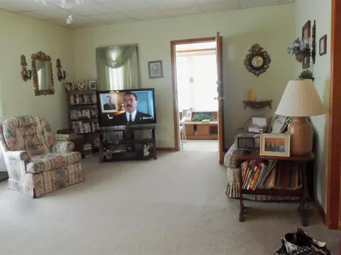 709 S Mulkey St, Christopher, IL 62822 photo 10