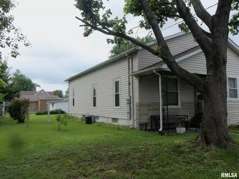 709 S Mulkey St, Christopher, IL 62822 photo 5