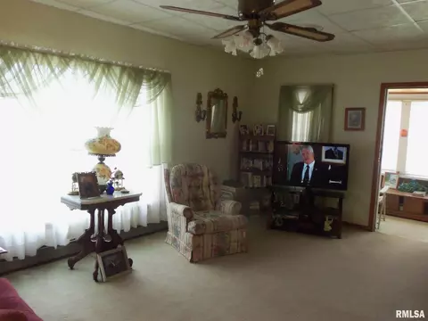 709 S Mulkey St, Christopher, IL 62822 photo 9