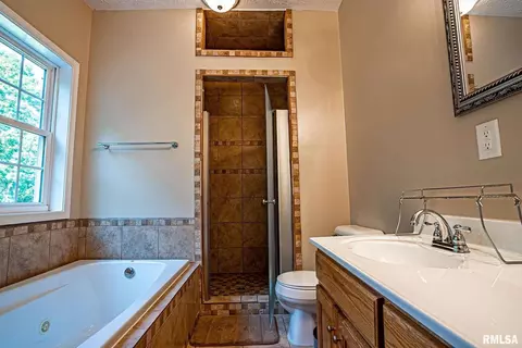 7557 E Grant Rd, Walnut Hill, IL 62893 photo 16