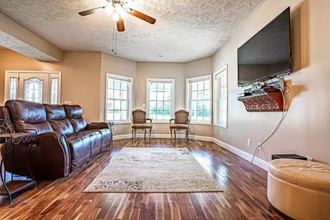 7557 E Grant Rd, Walnut Hill, IL 62893 photo 6