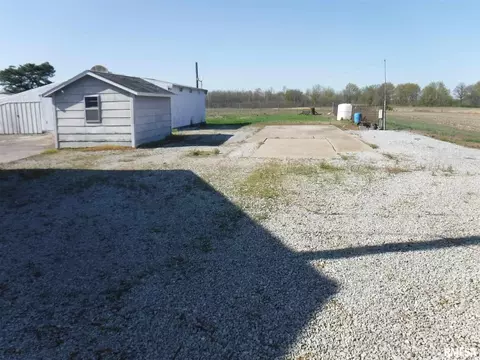 847 Cemetery Rd, Sandoval, IL 62882 photo 5