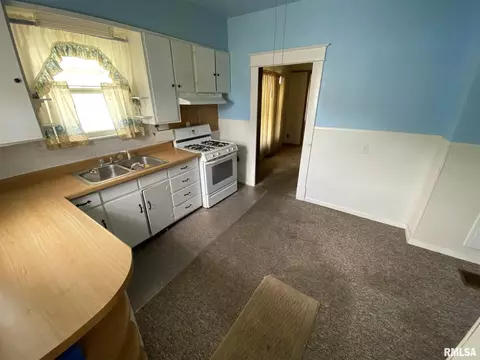 308 Flora Ave, Flora, IL 62839 photo 14