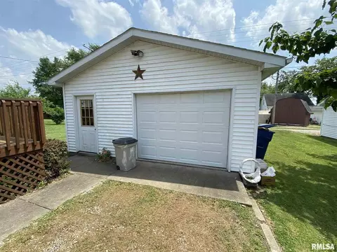 308 Flora Ave, Flora, IL 62839 photo 8