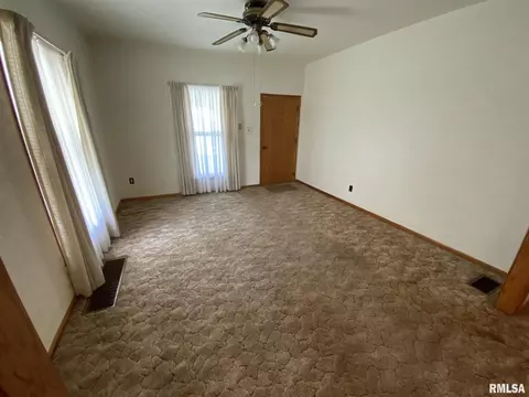 308 Flora Ave, Flora, IL 62839 photo 10