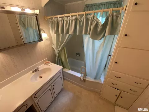 308 Flora Ave, Flora, IL 62839 photo 18