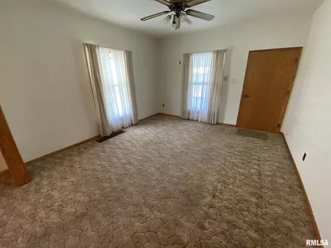 308 Flora Ave, Flora, IL 62839 photo 11