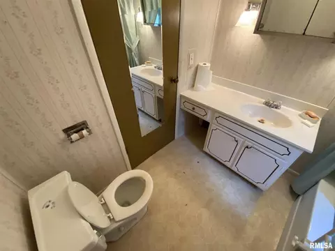 308 Flora Ave, Flora, IL 62839 photo 19