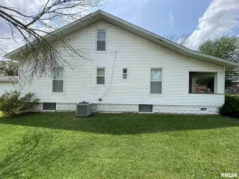 308 Flora Ave, Flora, IL 62839 photo 3