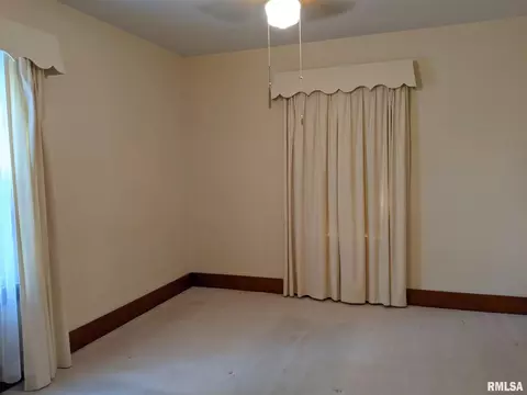 623 S Hickory St, Centralia, IL 62801 photo 17