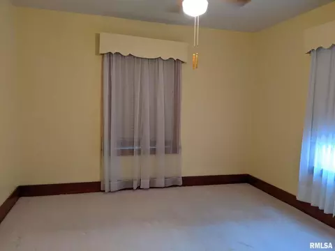 623 S Hickory St, Centralia, IL 62801 photo 13