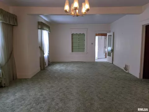 623 S Hickory St, Centralia, IL 62801 photo 5