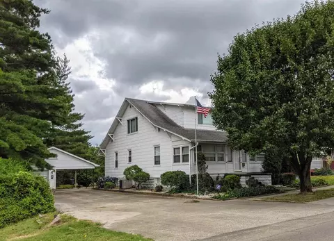 623 S Hickory St, Centralia, IL 62801 photo 2