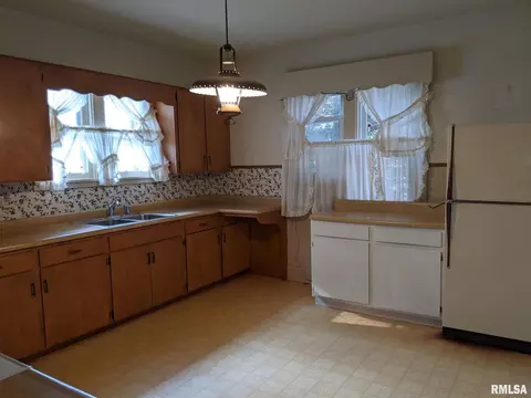 623 S Hickory St, Centralia, IL 62801 photo 9