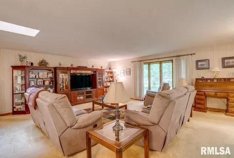 403 Jay Dr, Mount Vernon, IL 62864 photo 4