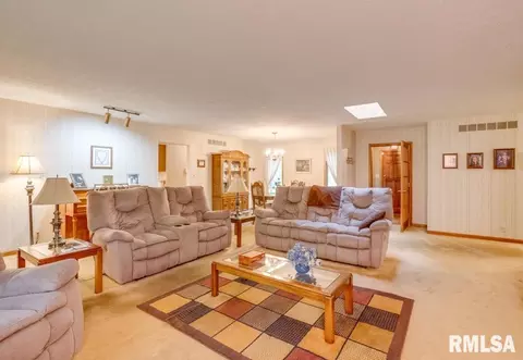 403 Jay Dr, Mount Vernon, IL 62864 photo 7