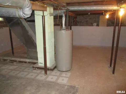404 W Harrison St, Christopher, IL 62822 photo 18