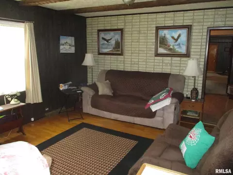 404 W Harrison St, Christopher, IL 62822 photo 6