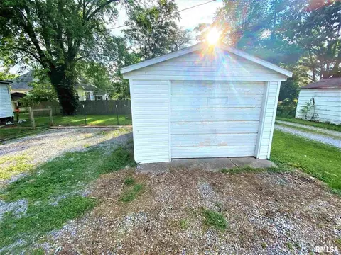 502 W 3rd St, Flora, IL 62839 photo 5