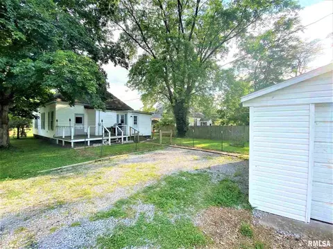 502 W 3rd St, Flora, IL 62839 photo 6