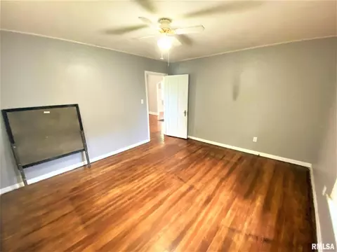 502 W 3rd St, Flora, IL 62839 photo 18