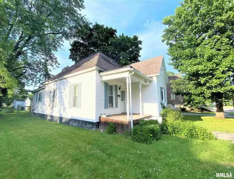 502 W 3rd St, Flora, IL 62839 photo 2