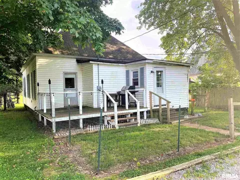 502 W 3rd St, Flora, IL 62839 photo 9