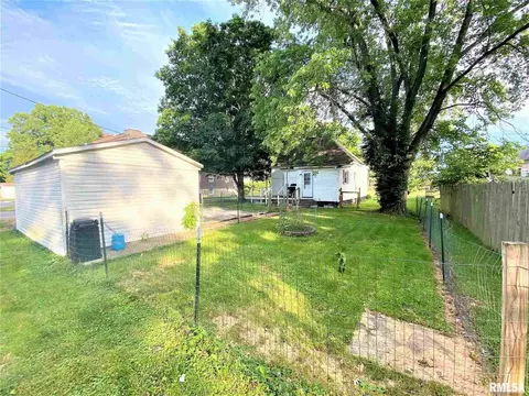 502 W 3rd St, Flora, IL 62839 photo 7