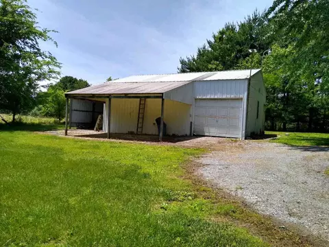 470 Crescent Loop, Vienna, IL 62995 photo 6