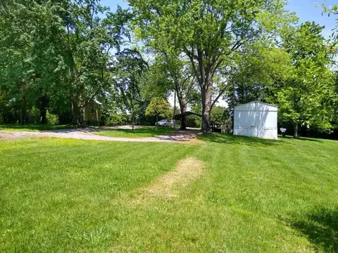 470 Crescent Loop, Vienna, IL 62995 photo 4