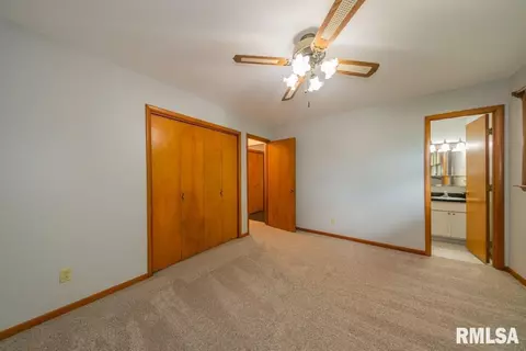33 Cherry Dr, Mount Vernon, IL 62864 photo 17