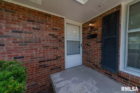 33 Cherry Dr, Mount Vernon, IL 62864 photo 7