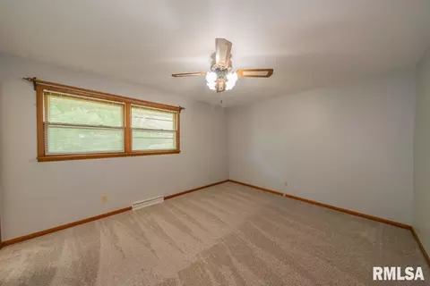 33 Cherry Dr, Mount Vernon, IL 62864 photo 16