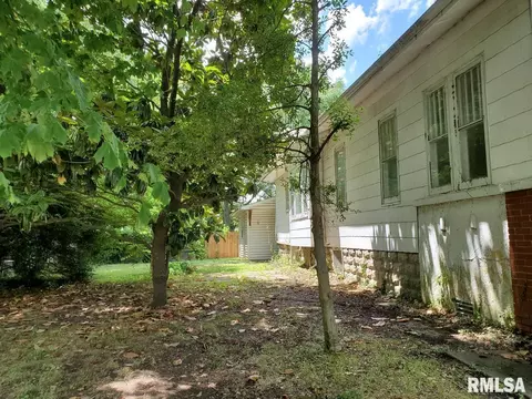 423 E 5th St, Centralia, IL 62801 photo 3