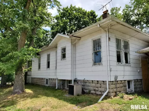 423 E 5th St, Centralia, IL 62801 photo 2