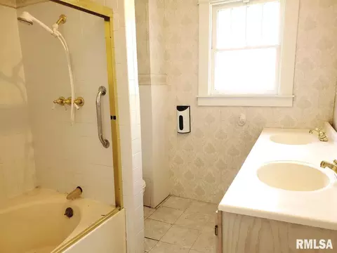 423 E 5th St, Centralia, IL 62801 photo 16