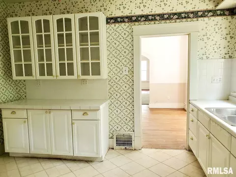 423 E 5th St, Centralia, IL 62801 photo 6