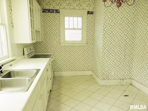 423 E 5th St, Centralia, IL 62801 photo 7