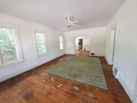423 E 5th St, Centralia, IL 62801 photo 11