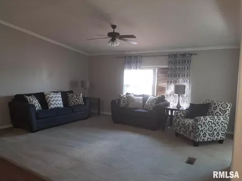 820 N 27th St, Herrin, IL 62948 photo 5