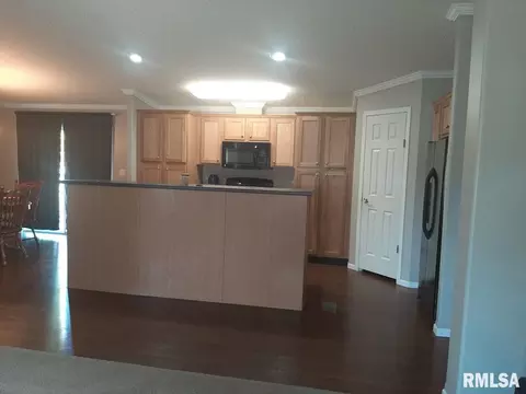 820 N 27th St, Herrin, IL 62948 photo 8