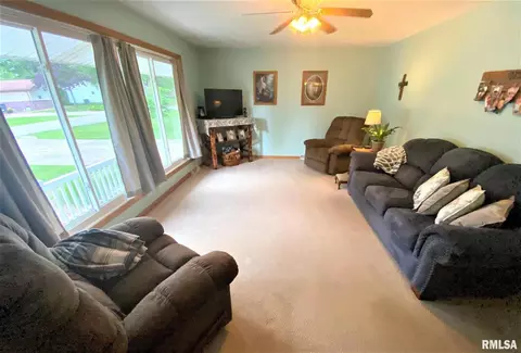 636 W 7th St, Flora, IL 62839 photo 13