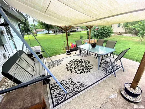636 W 7th St, Flora, IL 62839 photo 41