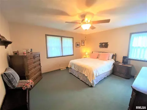 636 W 7th St, Flora, IL 62839 photo 19