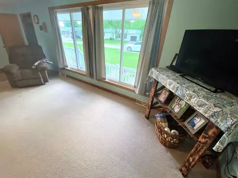 636 W 7th St, Flora, IL 62839 photo 12