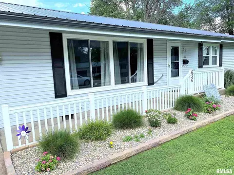 636 W 7th St, Flora, IL 62839 photo 10
