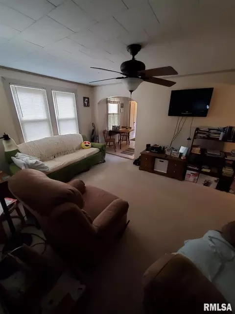 720 E 10th St, Centralia, IL 62801 photo 5