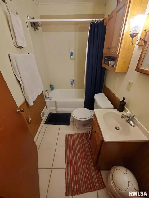 720 E 10th St, Centralia, IL 62801 photo 11